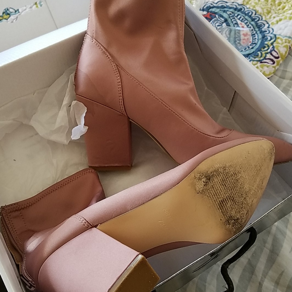 Nine West booties - Picture 7 of 8